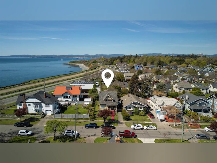 16 Howe Street, Victoria, BC, V8V 4K3