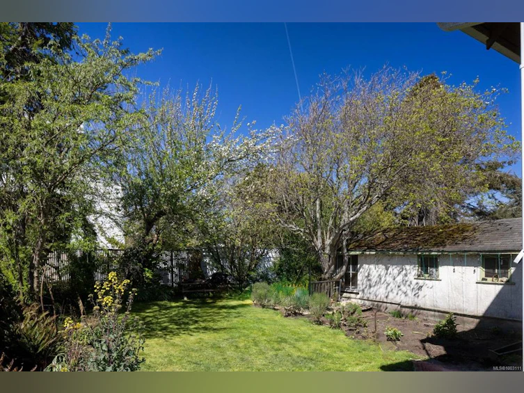 16 Howe Street, Victoria, BC, V8V 4K3 - 21