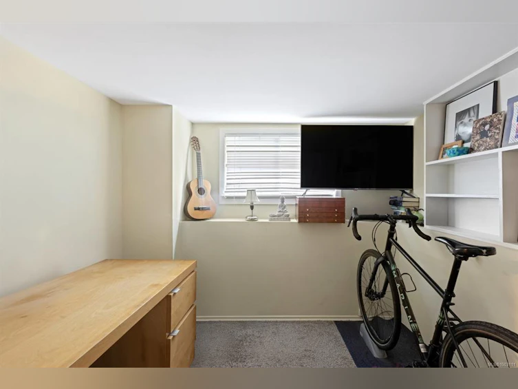 16 Howe Street, Victoria, BC, V8V 4K3 - 20