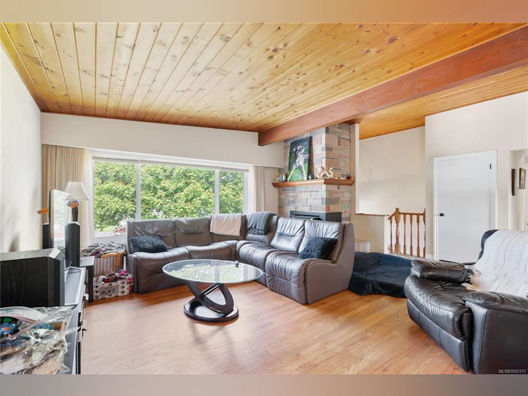 3065 Harriet Road, Victoria, BC, V9A 1T6 - 3