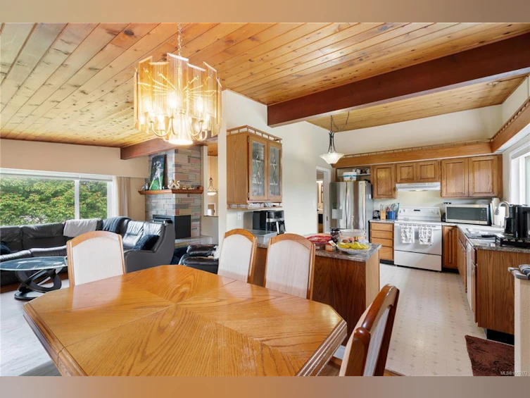 3065 Harriet Road, Victoria, BC, V9A 1T6 - 11