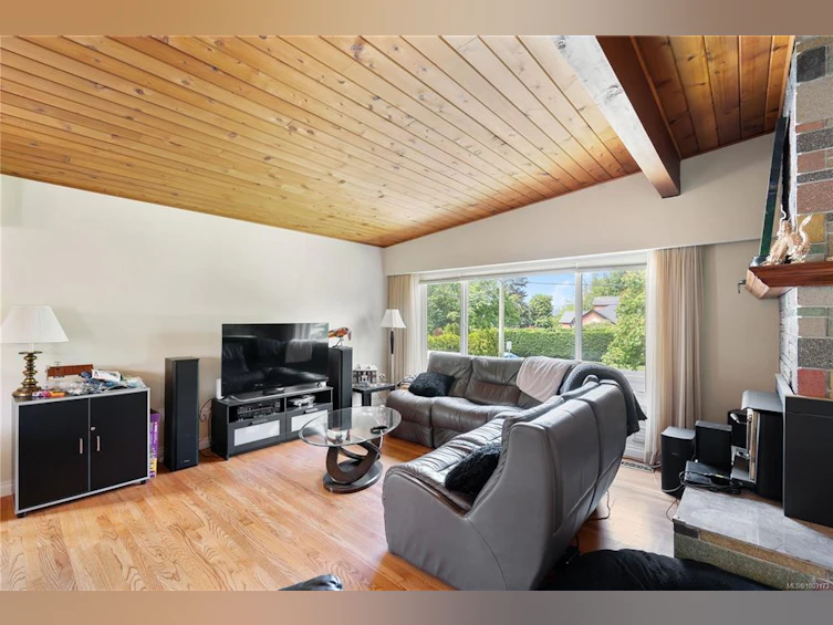 3065 Harriet Road, Victoria, BC, V9A 1T6 - 5