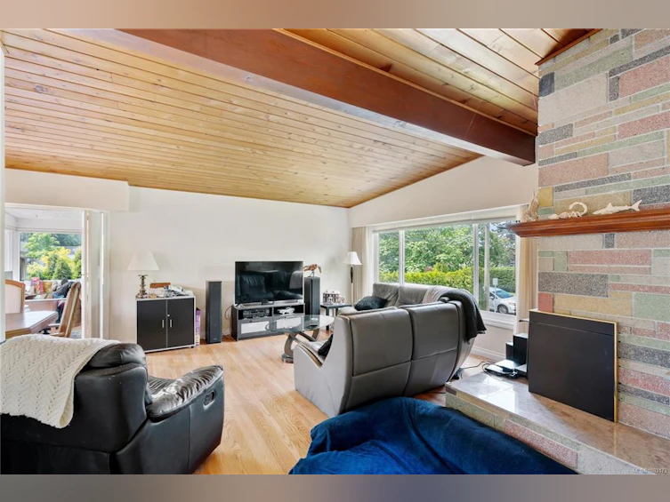 3065 Harriet Road, Victoria, BC, V9A 1T6 - 6