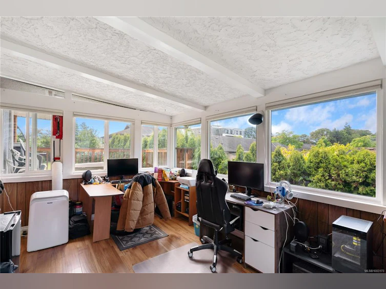 3065 Harriet Road, Victoria, BC, V9A 1T6 - 10