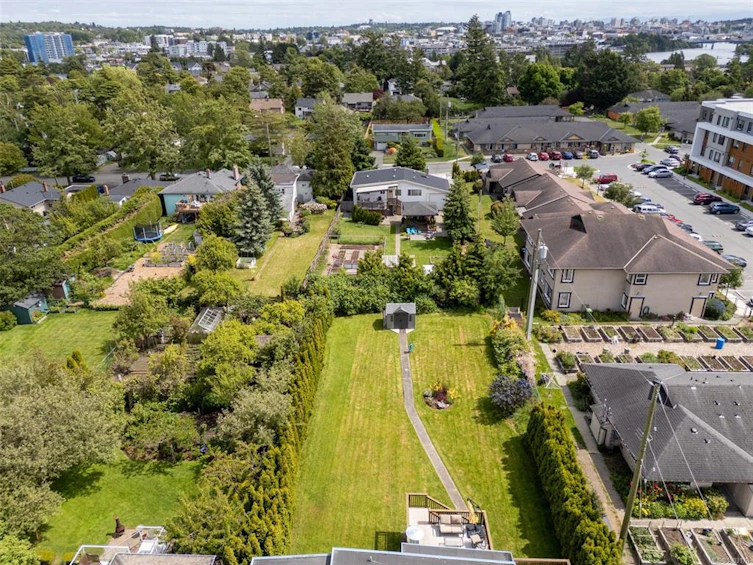 3065 Harriet Road, Victoria, BC, V9A 1T6 - 50