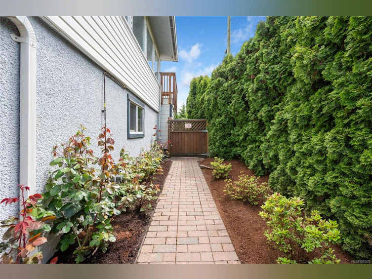 3065 Harriet Road, Victoria, BC, V9A 1T6 - 33