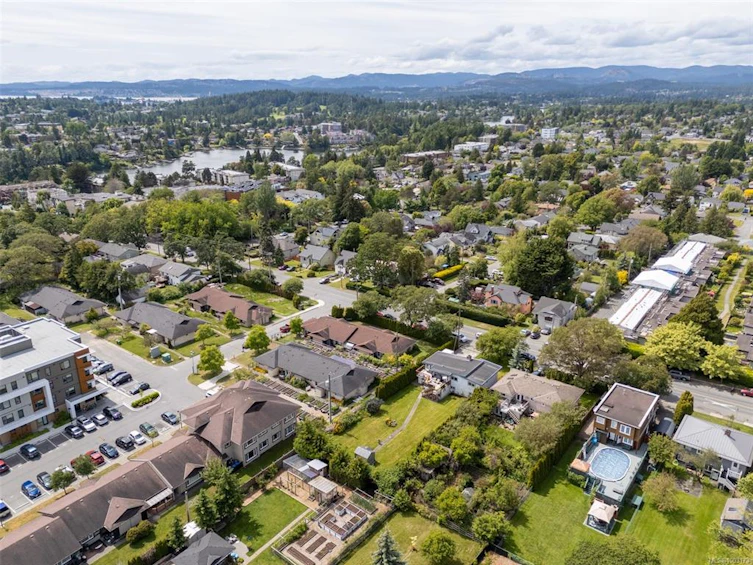 3065 Harriet Road, Victoria, BC, V9A 1T6 - 61