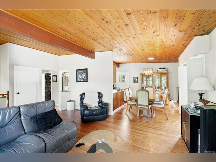 3065 Harriet Road, Victoria, BC, V9A 1T6 - 4