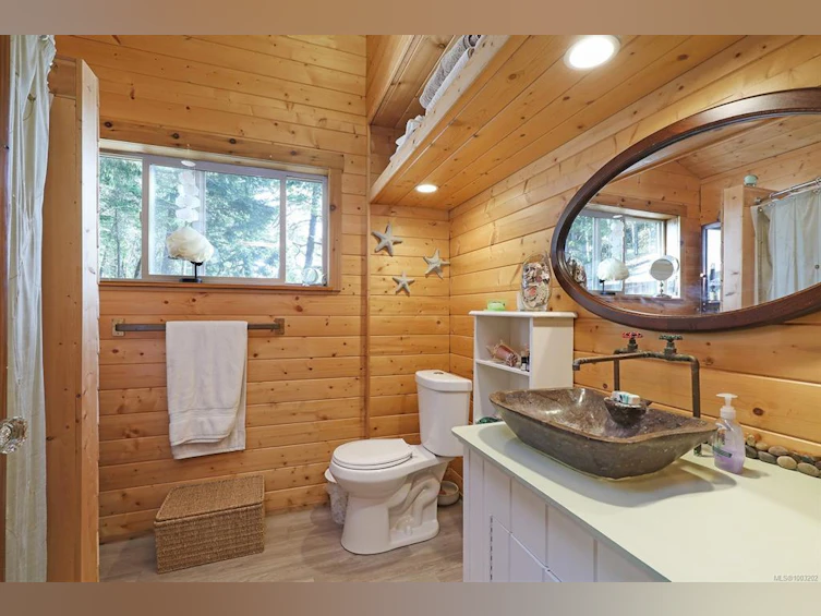 0 Tan Island, Cortes Island, BC, V0P 1Z0 - 48