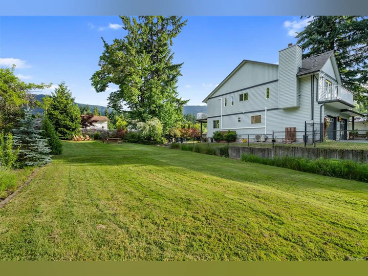 42 Quamichan Avenue, Lake Cowichan, BC, V0R 2G0 - 41