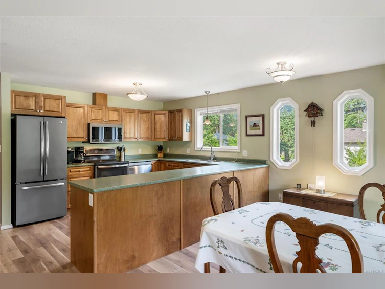 42 Quamichan Avenue, Lake Cowichan, BC, V0R 2G0 - 12
