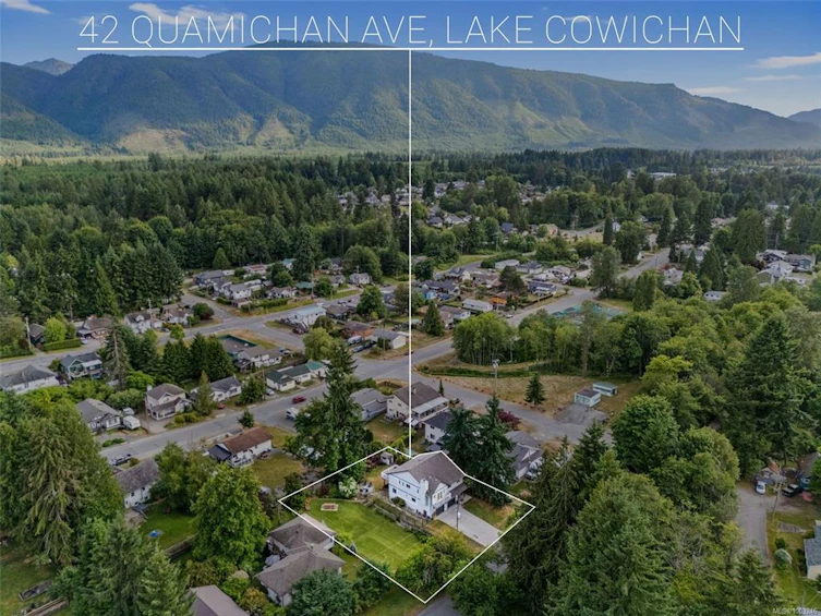 42 Quamichan Avenue, Lake Cowichan, BC, V0R 2G0 - 46