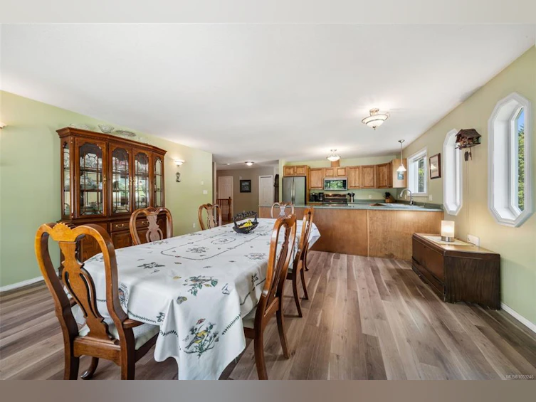42 Quamichan Avenue, Lake Cowichan, BC, V0R 2G0 - 13