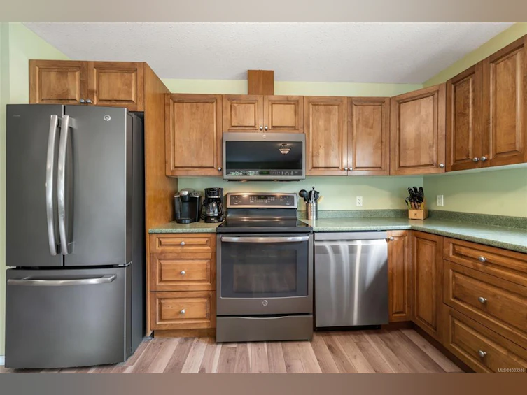 42 Quamichan Avenue, Lake Cowichan, BC, V0R 2G0 - 7