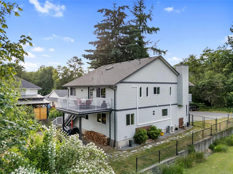 42 Quamichan Avenue, Lake Cowichan, BC, V0R 2G0 - 42