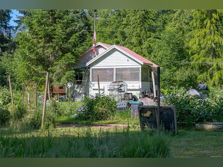 2928 Palmer Road, Hilliers, BC, V9K 1W5 - 17