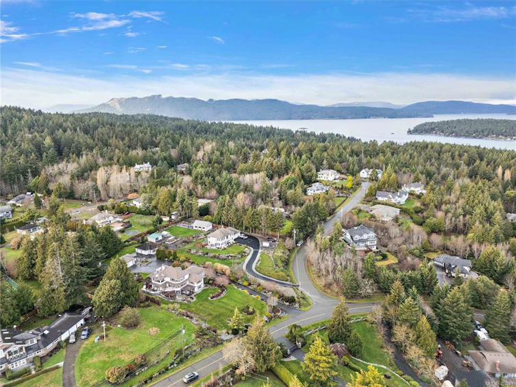 11096 Greenpark Drive, North Saanich, BC, V8L 5N5 - 56