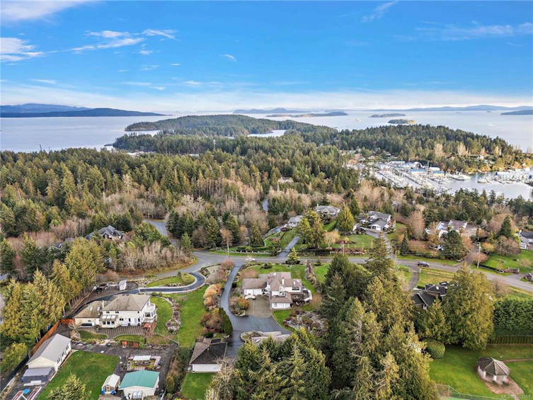 11096 Greenpark Drive, North Saanich, BC, V8L 5N5 - 4