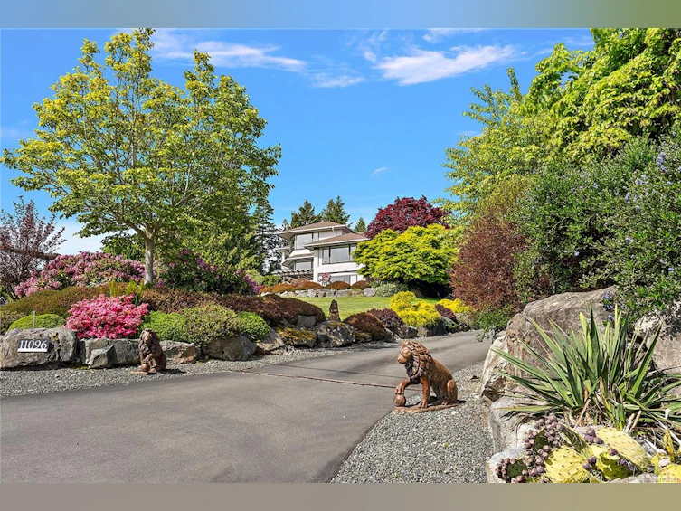 11096 Greenpark Drive, North Saanich, BC, V8L 5N5