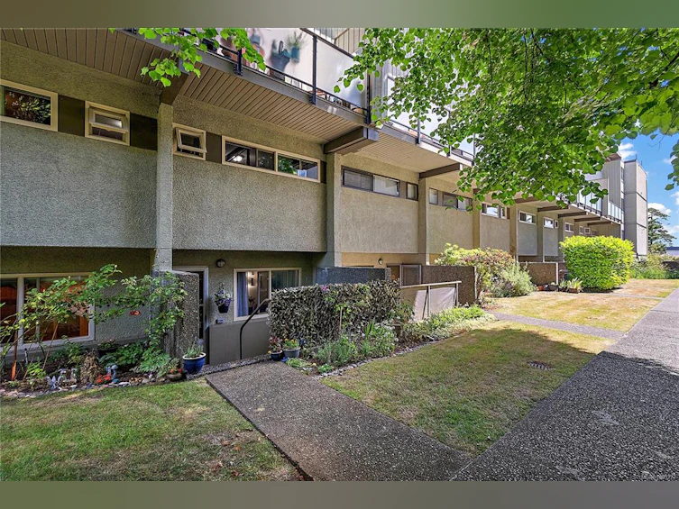 12-477 Lampson Street, Esquimalt, BC, V9A 5Z4 - 3