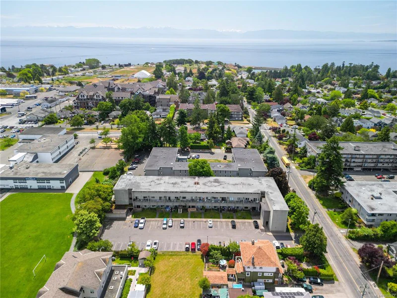 12 - 477 Lampson Street, Esquimalt BC V9A 5Z4