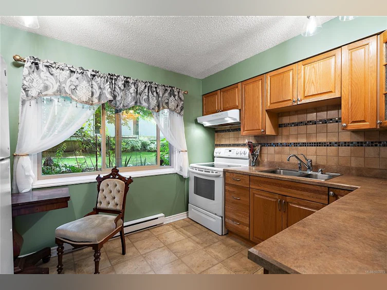 12-477 Lampson Street, Esquimalt, BC, V9A 5Z4 - 8