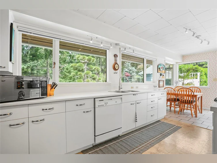 651 Vesuvius Bay Road, Salt Spring Island, BC, V8K 1H5 - 6