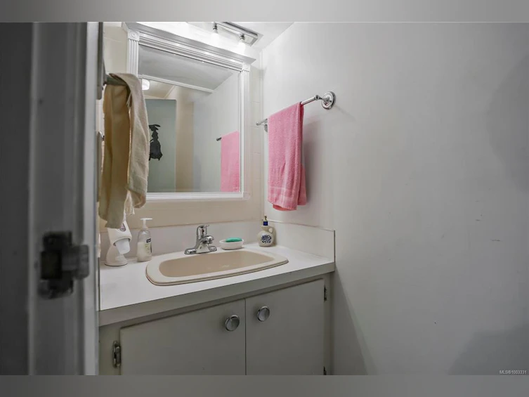 651 Vesuvius Bay Road, Salt Spring Island, BC, V8K 1H5 - 19