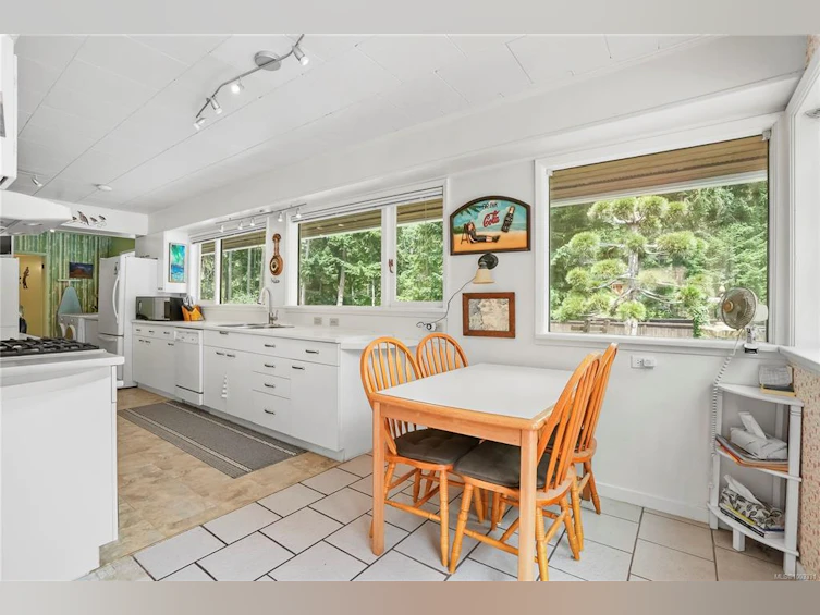 651 Vesuvius Bay Road, Salt Spring Island, BC, V8K 1H5 - 7