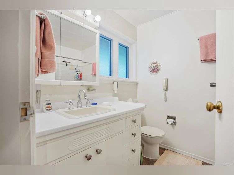 651 Vesuvius Bay Road, Salt Spring Island, BC, V8K 1H5 - 14
