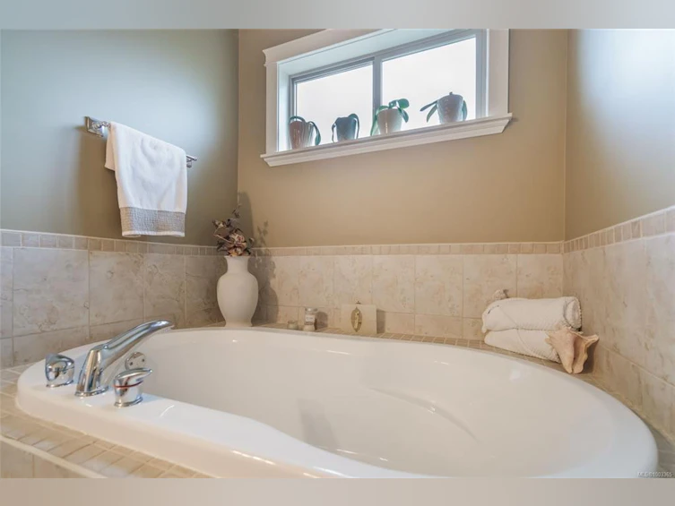 550 Falcon Court, French Creek, BC, V9P 2A4 - 32