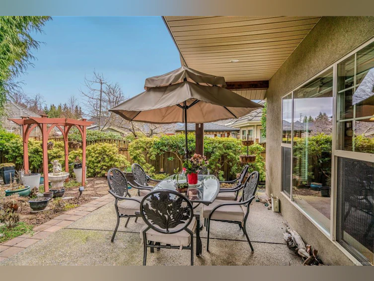550 Falcon Court, French Creek, BC, V9P 2A4 - 2