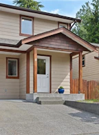 4 1626 Holly Crescent
