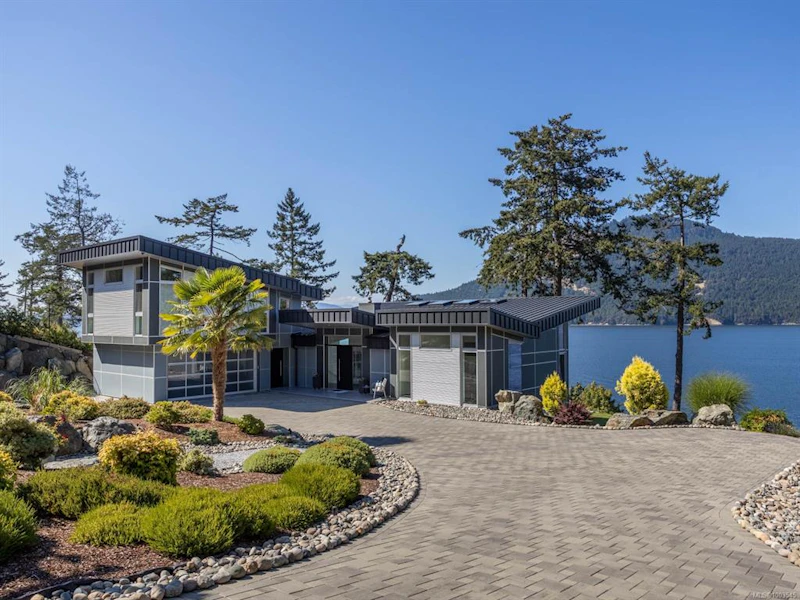 780 Lands End Road, North Saanich BC V8L 5K9