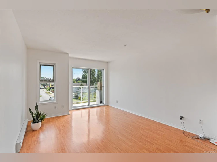 402-1536 Hillside Avenue, Victoria, BC, V8T 2C2 - 4