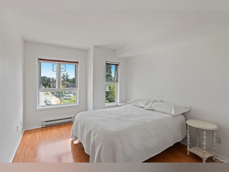 402-1536 Hillside Avenue, Victoria, BC, V8T 2C2 - 9