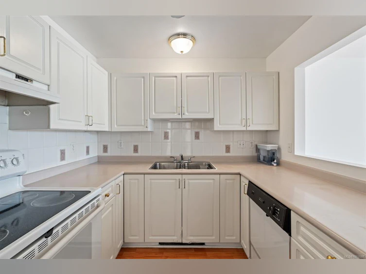 402-1536 Hillside Avenue, Victoria, BC, V8T 2C2 - 5