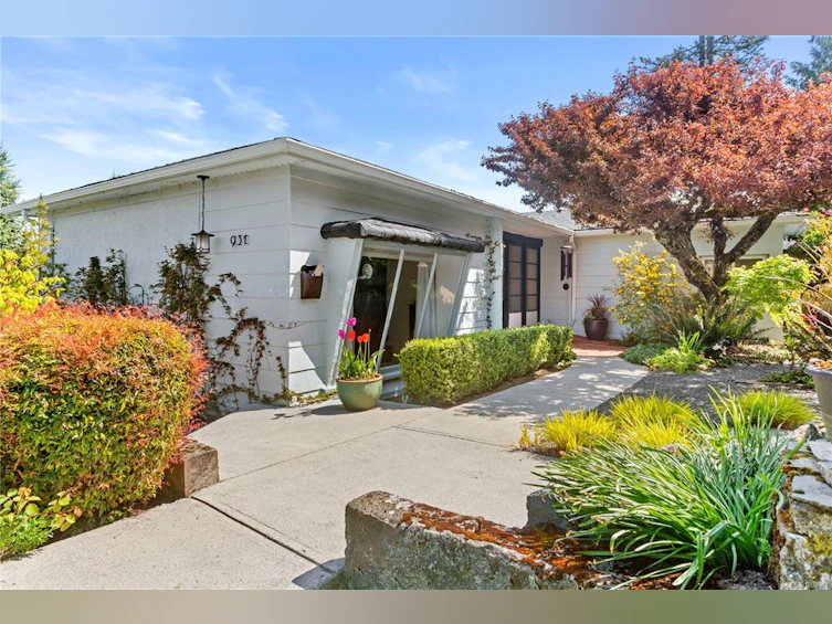 931 Mesher Place, Esquimalt, BC, V9A 6Z1 - 3