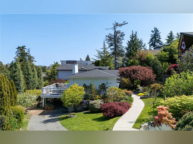 931 Mesher Place, Esquimalt, BC, V9A 6Z1 - 2