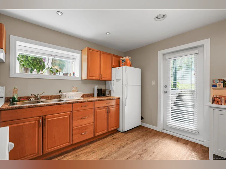 4114 Glanford Avenue, Saanich, BC, V8Z 4A6 - 20