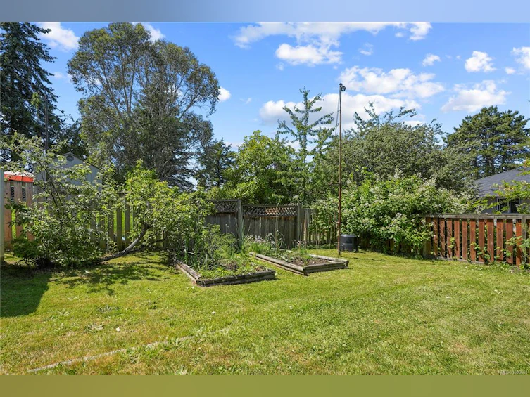 4114 Glanford Avenue, Saanich, BC, V8Z 4A6 - 33