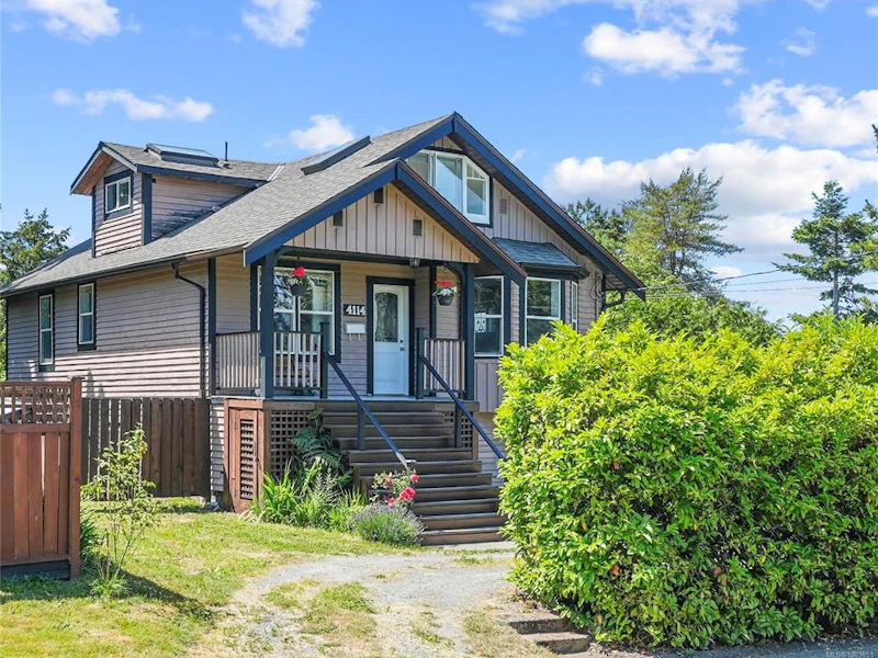 4114 Glanford Avenue, Saanich BC V8Z 4A6