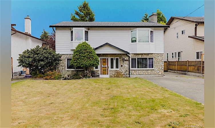 1616 Agnew Avenue, Saanich, BC, V8N 5M6