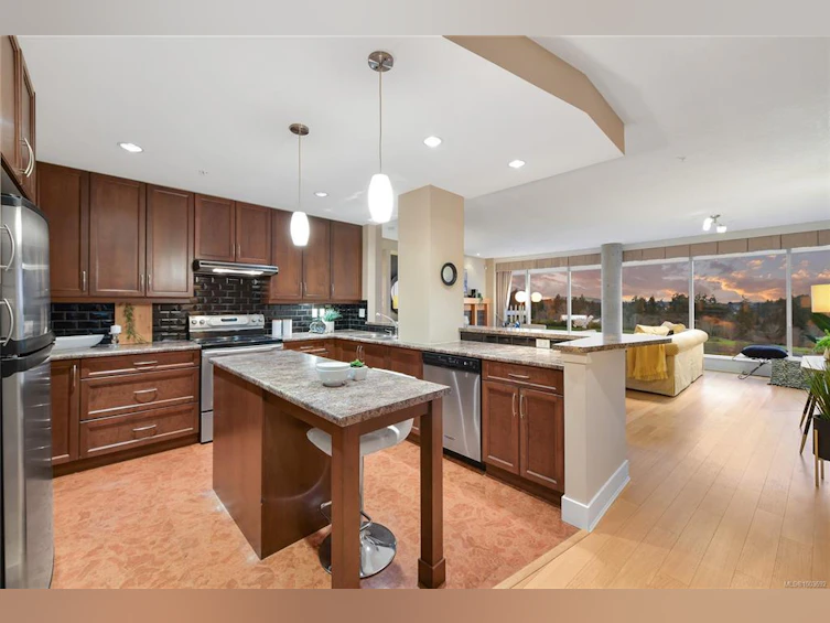 505-5332 Sayward Hill Crescent, Saanich, BC, V8Y 3H8 - 29