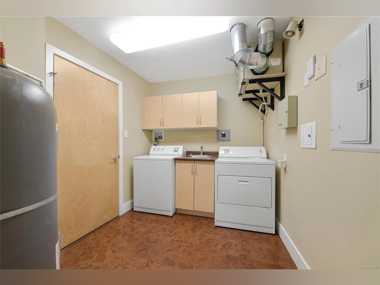 505-5332 Sayward Hill Crescent, Saanich, BC, V8Y 3H8 - 54