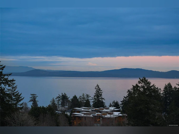 505-5332 Sayward Hill Crescent, Saanich, BC, V8Y 3H8 - 60