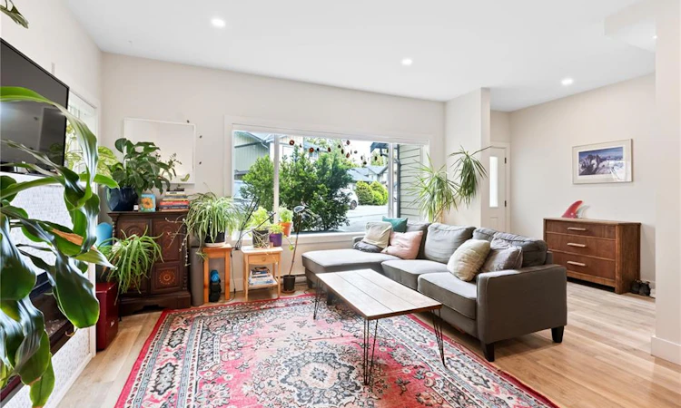 19-625 Hellesen Drive