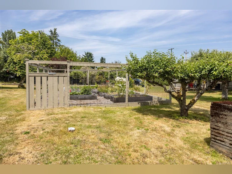 8925 Marshall Road, North Saanich, BC, V8L 1J4 - 23