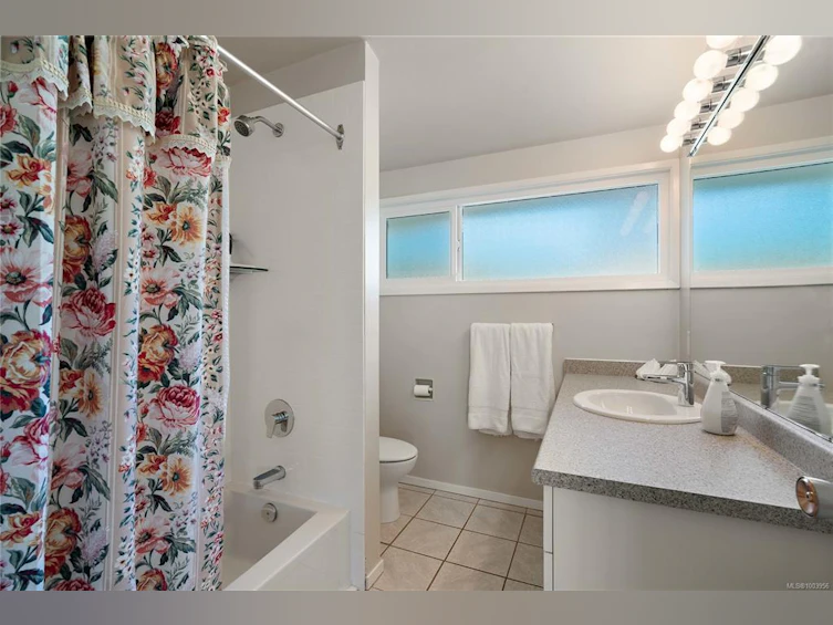 8925 Marshall Road, North Saanich, BC, V8L 1J4 - 15