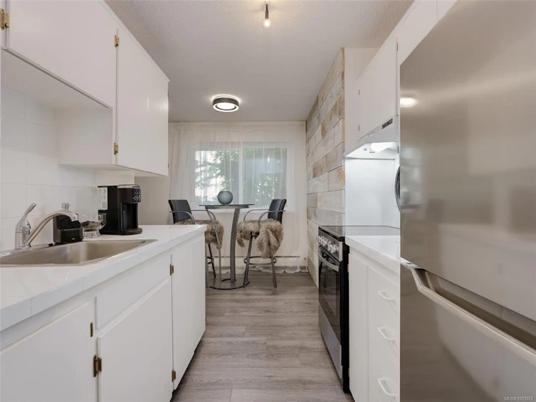101-2095 Oak Bay Avenue, Oak Bay, BC, V8R 1E6 - 11